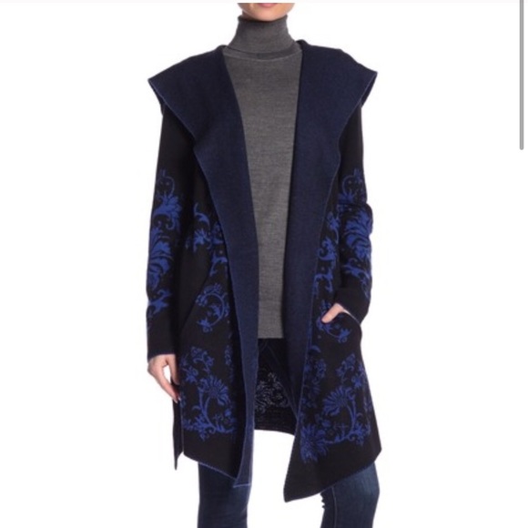 Vertigo | Sweaters | Vertigo Hooded 